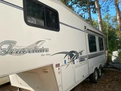 We’re selling our 2006 travelaire travel trailer 26’ Fifthwheel. The trailer is in excellent used co...