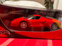 Diecast Collectible Car - 2002 Enzo Ferrari 1:18 scale