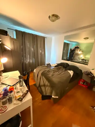 CESSION DE BAIL - CHAMBRE À LOUER TOUT MEUBLÉ AVEC DU STATIONNEMENT PRIVÉ + GRATUIT, 5 MIN À PIED DU...