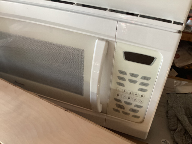 Microwave Oven in Microwaves & Cookers in Oshawa / Durham Region - Image 4