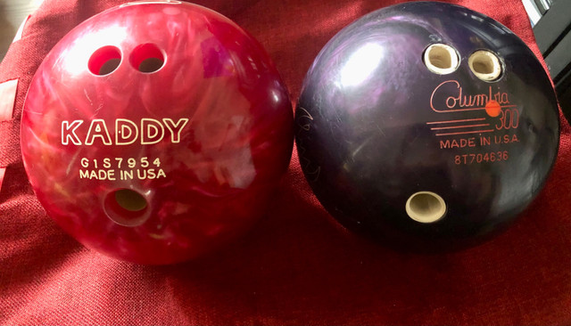 2 bowling balls. 10 pin balls. Not candlepin in Other in Moncton - Image 2