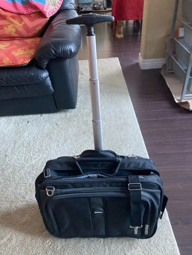 Kensignton Pilot Case in Bags & Luggage in Peterborough - Image 6