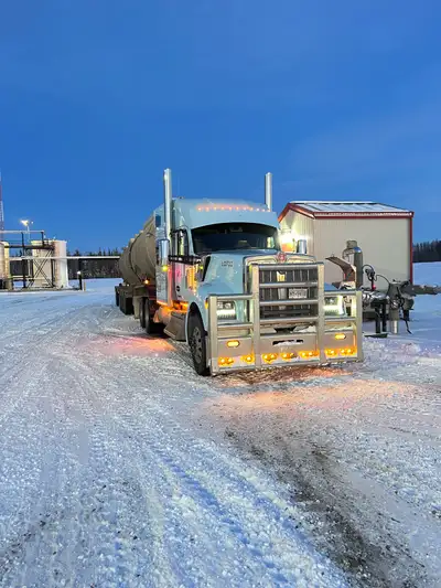 I have a w 990 kenworth with a 2012 super b trailer set. I am selling the whole unit. Both truck and...