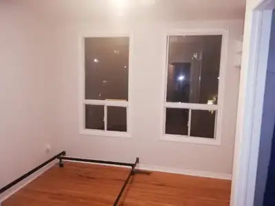 Private room available immediately in downtown Toronto