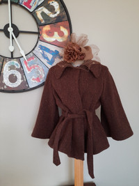 Fall for this autumn &winter fitted wool coat size lg/xl,