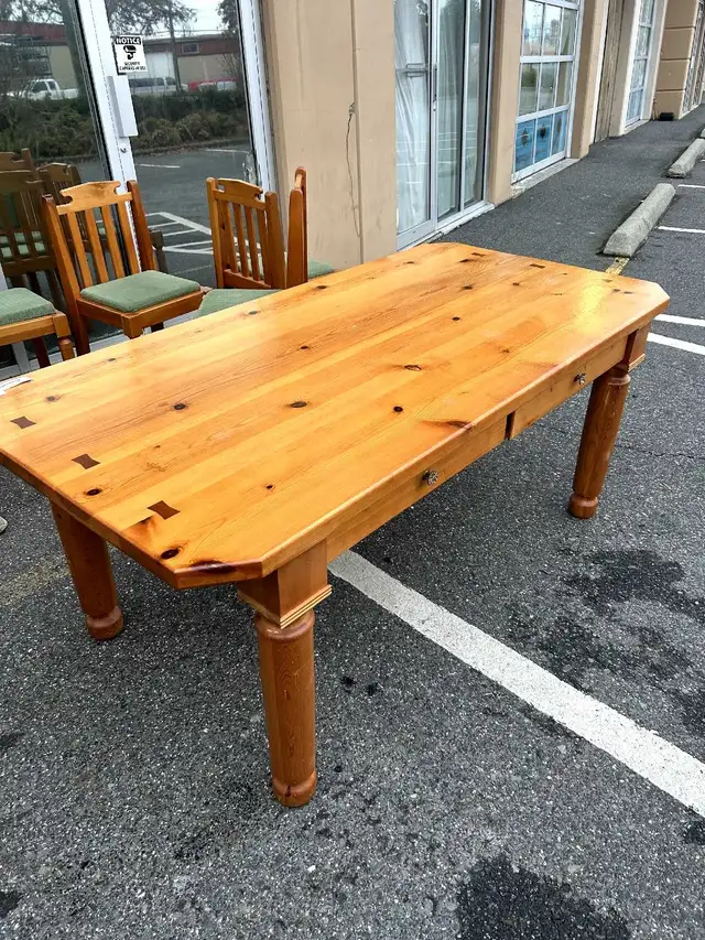 Solid Wood Dining Table with 8 Chairs – Farmhouse in Dining Tables & Sets in Delta/Surrey/Langley - Image 3