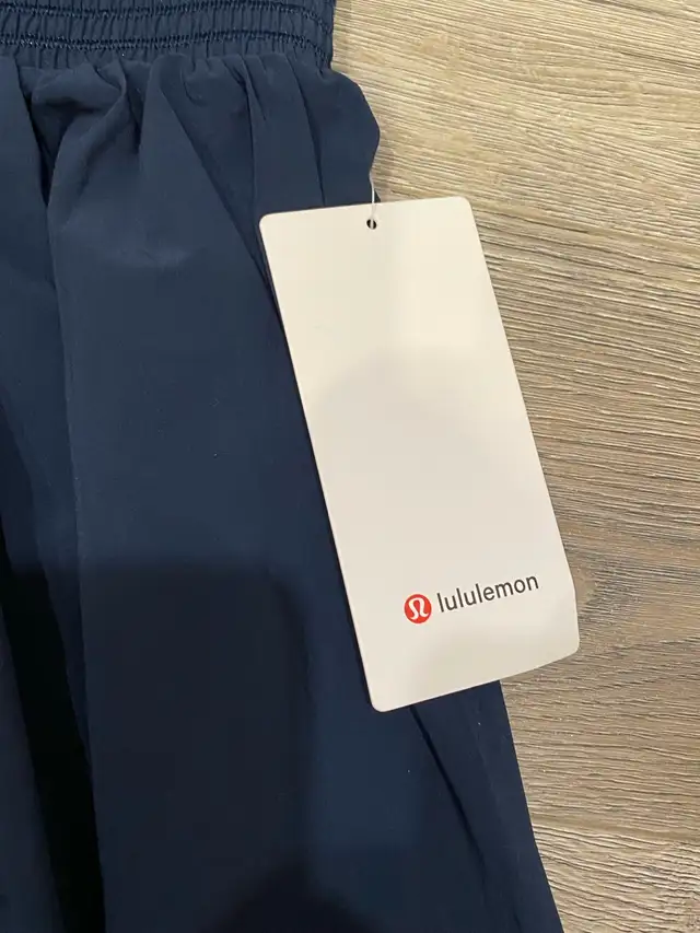 Lululemon The Everyday Skirt Brand New W/ Tags in Women's - Bottoms in Markham / York Region - Image 4