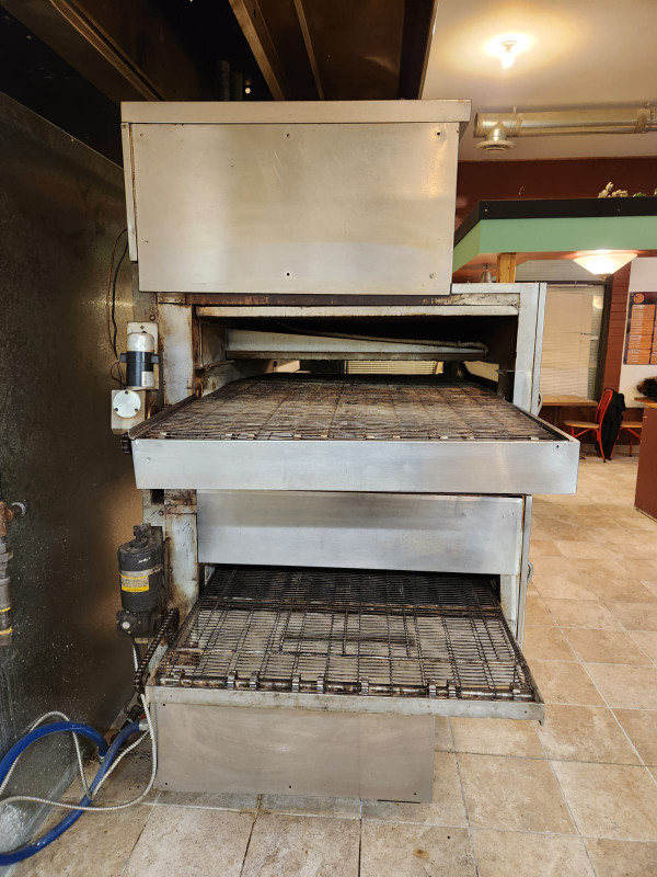 Piizza making machines for sale in Other Business & Industrial in Williams Lake