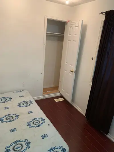 Room For Rent Near YORK   U