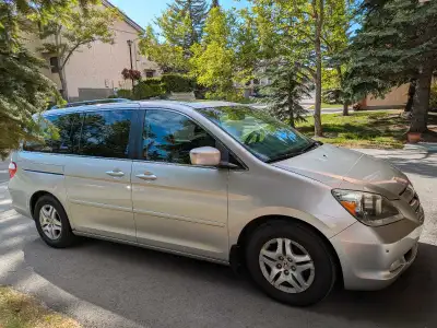 2007 Honda Odyssey Touring edition; full leather interior, navigation, automatic remote operated sli...