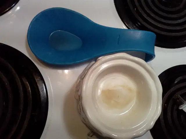 Yankee Candle Santa electric wax warmer in Home Décor & Accents in Barrie - Image 3