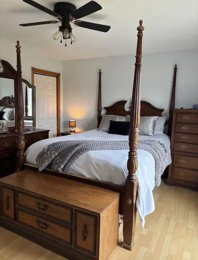 Vintage 4 Poster Bedroom Suite, View more