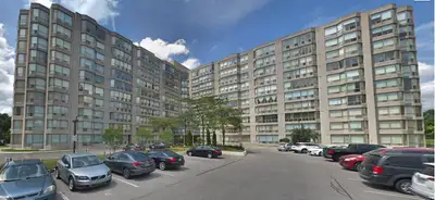 Bright and spacious 2 bedroom + den suite offering 1000+ sq ft of comfortable living. Freshly painte...
