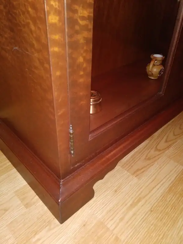 Display cabinet (Markham rd. south of 401) in Hutches & Display Cabinets in City of Toronto - Image 5