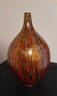 NEW Modern Vase For Sale! 