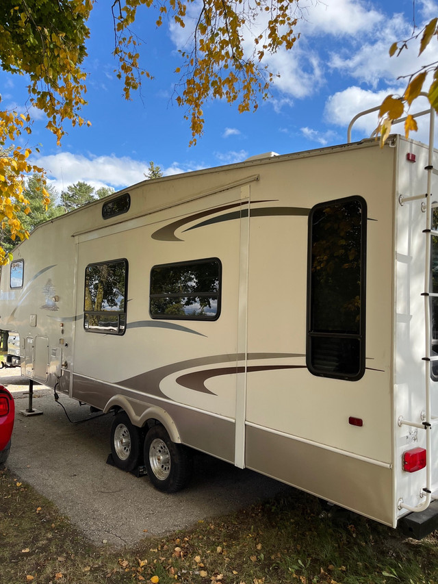 2006 Brookside 5th wheel in Other in Owen Sound - Image 2