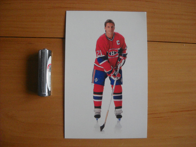 Carte de hockey grand format de Guy Carbonneau (rare) dans Art et objets de collection  à Saguenay