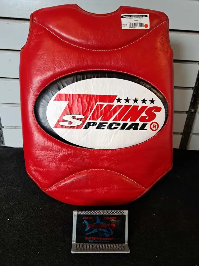 TWINS SPECIAL CHEST PROTECTOR (20989310) in Other in Calgary - Image 2