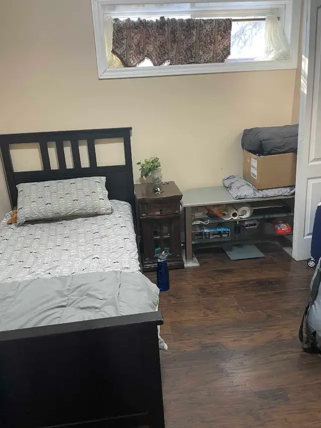 Room in Scarborough for Male.