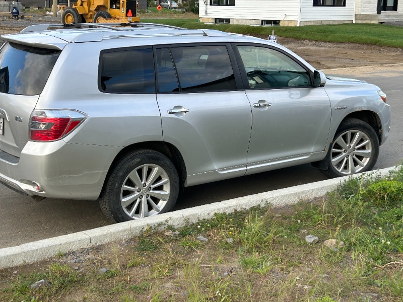 toyota highlander hybrid 2008 à vendre 6000 Autos et camions Ville