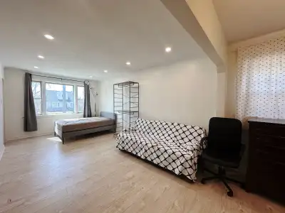 Large Room for rent near Eglinton and Victoria Park