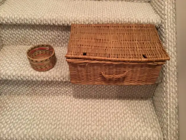 Wicker basket and bowl in Home Décor & Accents in Red Deer - Image 2