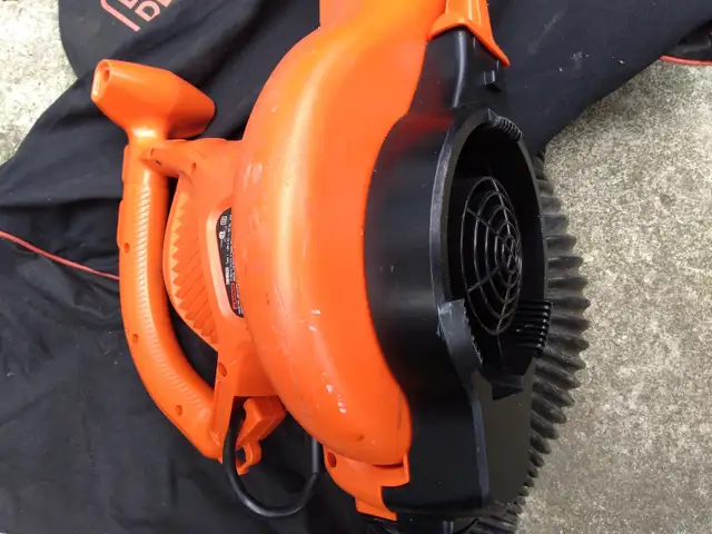 Black & Decker 3-in-1 Corded Leaf Blower Vac Mulcher High Power in Lawnmowers & Leaf Blowers in City of Toronto - Image 5