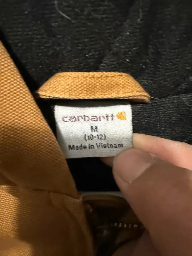 Carhartt Jacket in Kids & Youth in Calgary - Image 3