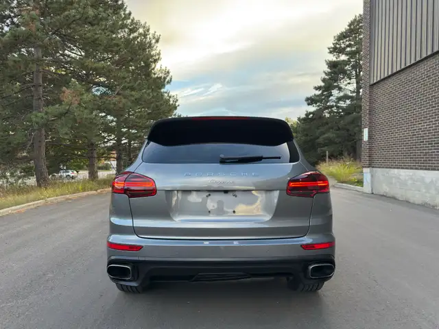2016 Porsche Cayenne577405888349480963