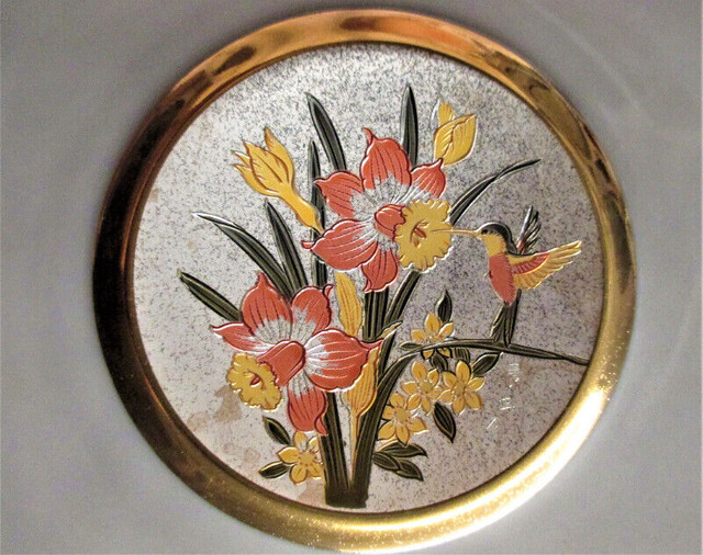 Vintage, Japanese Art Chokin Plate Gold Rim Hummingbird & Irises in Arts & Collectibles in Stratford - Image 3