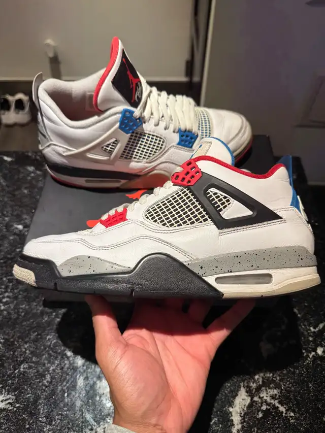 Jordan 4 Size 10.5 in Men's Shoes in Mississauga / Peel Region - Image 3