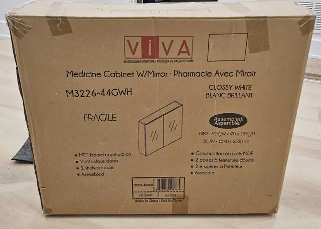 New - 32" Glossy white medicine cabinet with 2 mirror doors in Bathwares in Ottawa - Image 4
