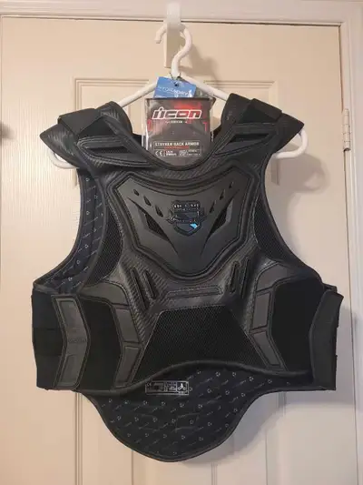 All Black! Size S-M. Worn no more than 5 times! Very Good Condition! Never Dropped! Msg me here on K...