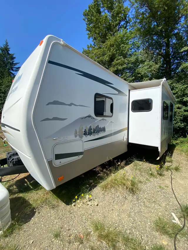 2008 Fleetwood Wilderness 27RB in Travel Trailers & Campers in Campbell River - Image 3