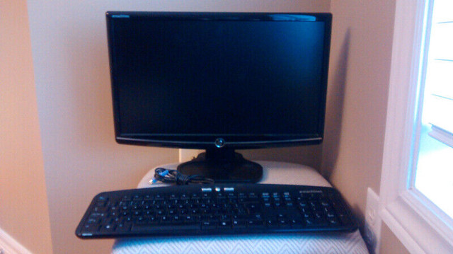 Monitor and keyboard in Monitors in Markham / York Region