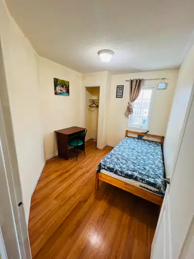 Room For Rent York University village - Move in Sept 1st $760