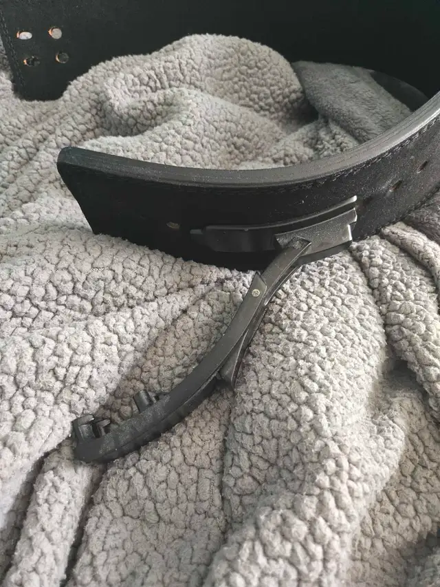 RISE 10mm Lever Belt Black in Exercise Equipment in Lévis - Image 3