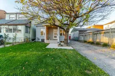 Spacious 2 Bedroom Basement Unit for Rent in Detached Home – Recently Renovated A spacious and well-...
