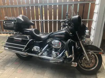 MAKE ME AN OFFER!! I Really don't want to store it for the winter!! Bike is in nice shape no marks a...