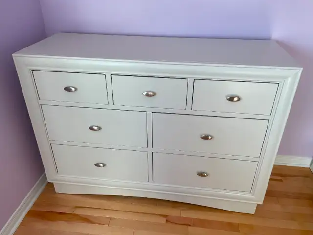 Convertible/evolving bedroom furniture62865712305282124