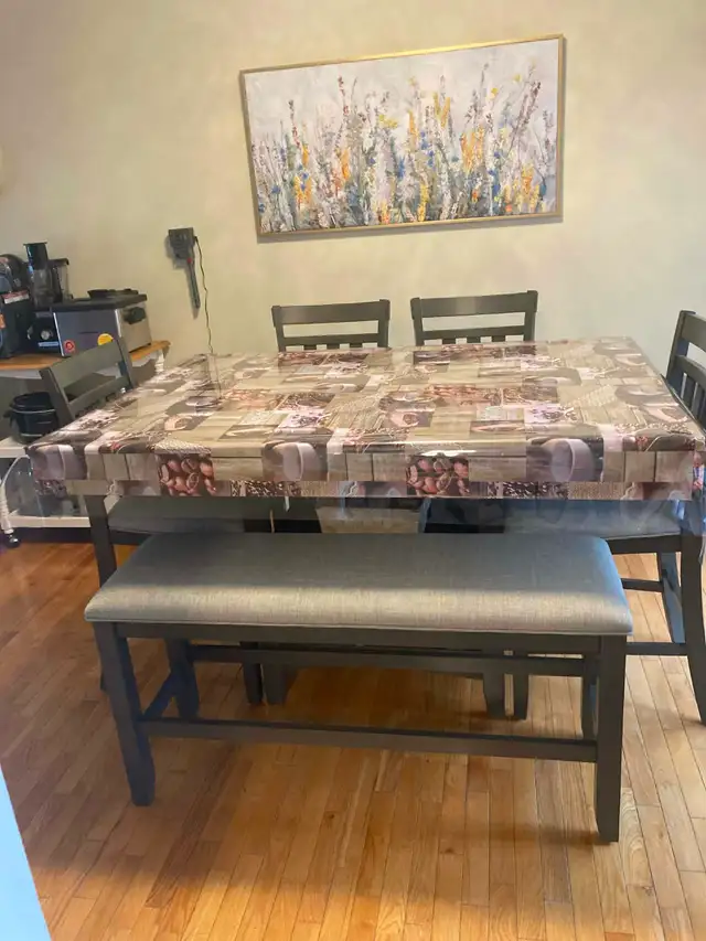 Dinning table set in Dining Tables & Sets in Annapolis Valley - Image 9