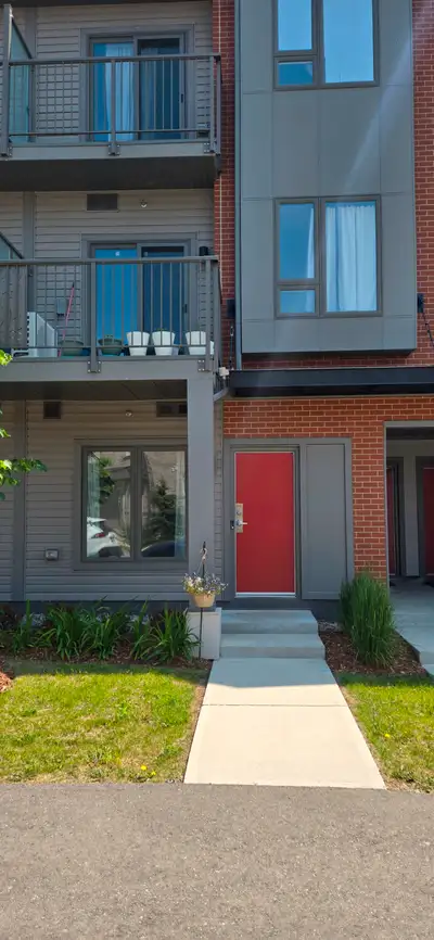 Available August 1 - Beautiful 2 Bedroom Townhouse - Pickering