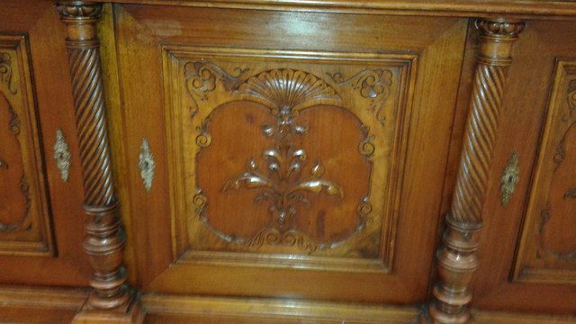 Antique Stunning Sideboard Buffet Carved wood  Marble Top Rate in Hutches & Display Cabinets in Vancouver - Image 3