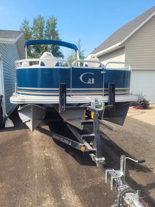 2020 GRAND ISLAND 24' TRITOON in Powerboats & Motorboats in Saskatoon - Image 5
