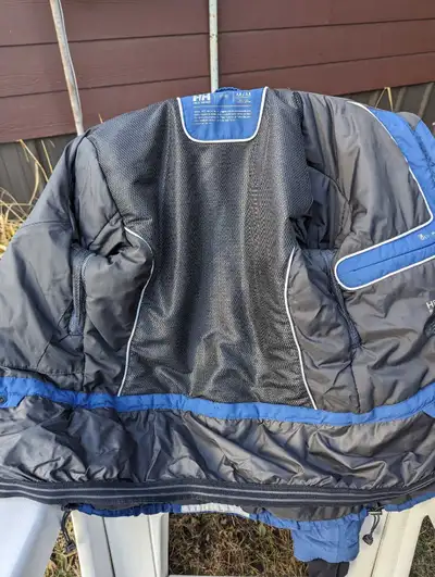 New Helly Hansen fitted size medium ski jacket beautiful, View more