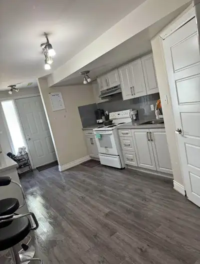 2 bedroom house 1 big bedroom available for rent located in main floor. Good for single or couple. 1...