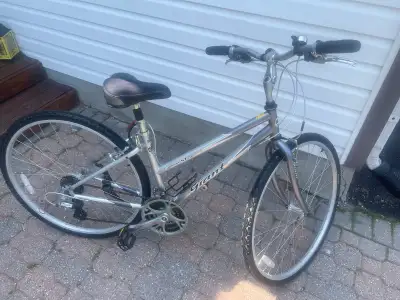Ladies Giant Cypress ST road bike, View more