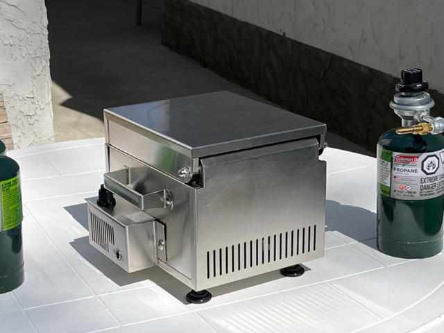 Solaire Anywhere Mini Personal Infrared Gas Grill And Propane in BBQs & Outdoor Cooking in Saskatoon - Image 4