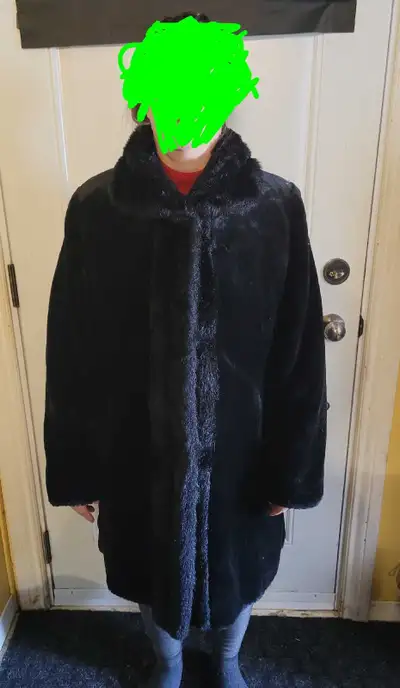 Manteau noir simili-fourrure (Médium), View more