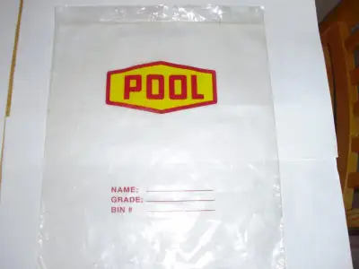 2 plastic grain sample bags from the former Sask. Wheat Pool for $5.00 each firm cash only please! P...